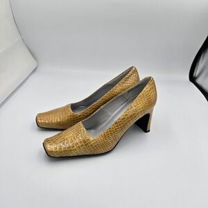 Vintage‎ Bellini Pumps Block Heel Square Toe Leather Career Party Shoes 6.5M